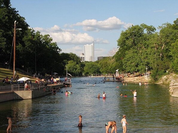 Guided Downtown Skyline Kayak Tour in Austin - Getting comfortable on the kayak