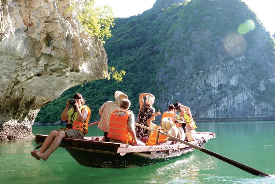 Ha Long 1 Day Luxury Small Group & Kayaking - Why this day trip works from Hanoi
