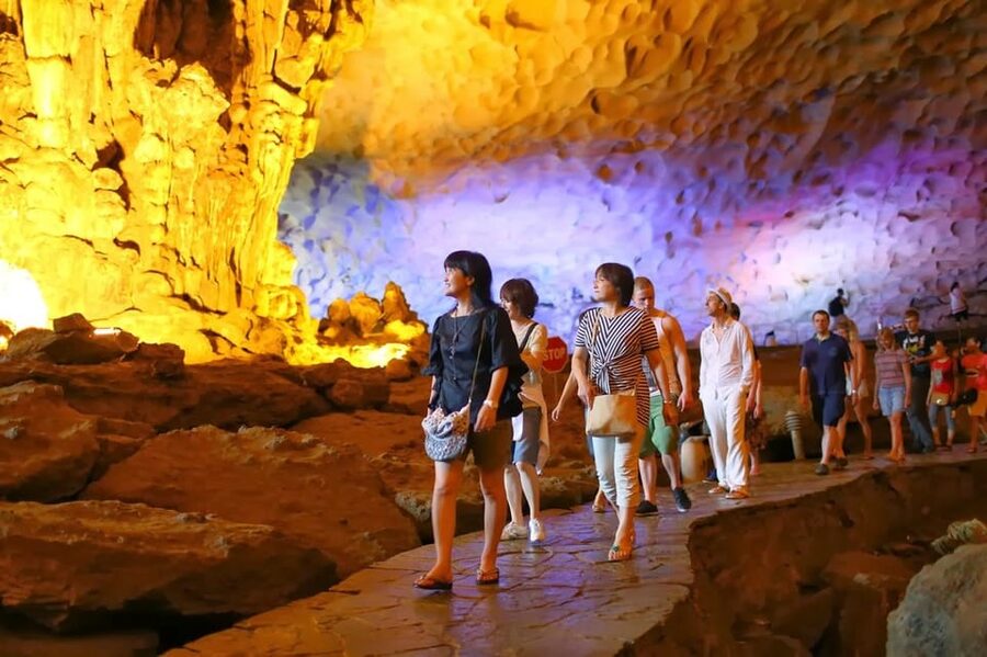 Ha Long 1 Day Luxury Small Group & Kayaking - What the $54 price really covers
