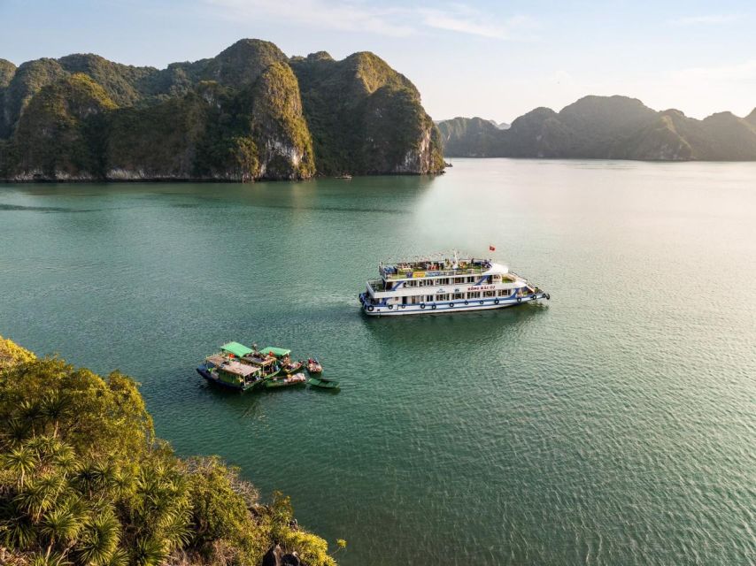 Ha Long: Afternoon Cruise with Lunch, Kayaking, and Swimming - Luon Cave by kayak or bamboo boat