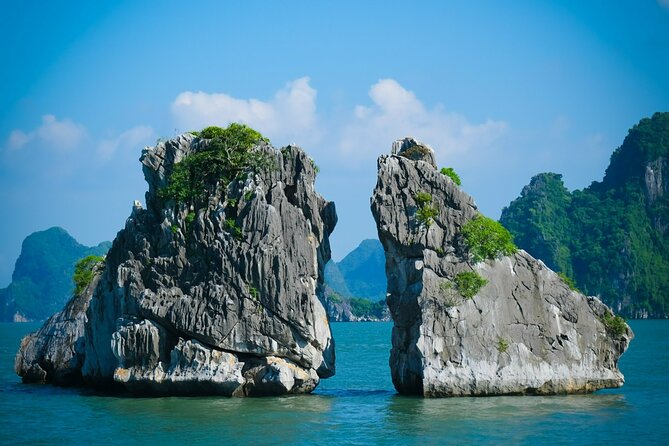 Ha Long Bay Cruise Day Tour-Cave, Kayaking,Ti top island & Lunch - Sunset party and the long ride back