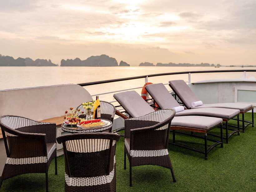 Ha Long Bay Deluxe Cruise & kayaking - 1 Day - Boarding at Tuan Chau and settling into the cruise