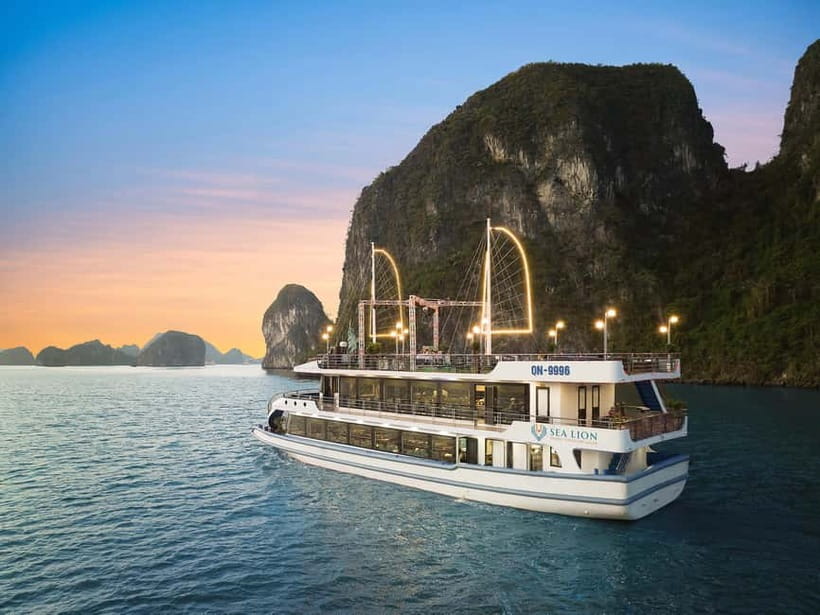 Ha Long Bay- Luxury Day Cruise, Lunch& Kayaking&Sunset party - Lunch with the islands outside your window