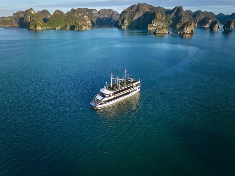 Ha Long Bay- Luxury Day Cruise, Lunch& Kayaking&Sunset party - Jacuzzi time and the sunset party