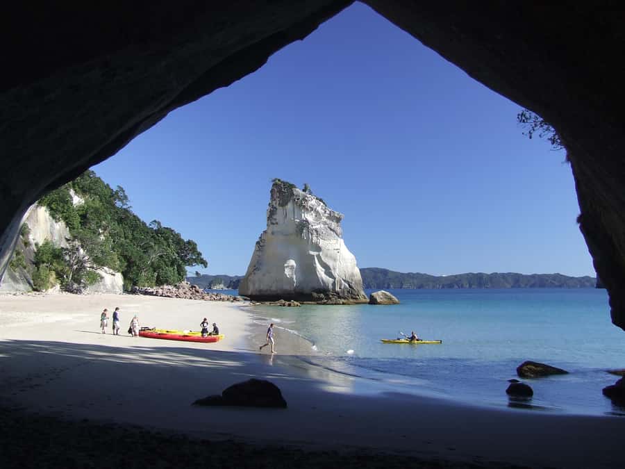 Hahei: Cathedral Cove Kayak Tour - Refreshments included - Starting on Hahei Beach