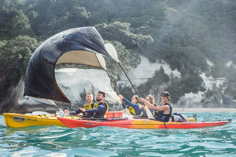 Hahei: Cathedral Cove Kayak Tour - Refreshments included - Reaching Cathedral Cove by kayak