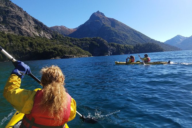 Half a day of kayaking on the Nahuel Huapi lake in private service - What private service really means here