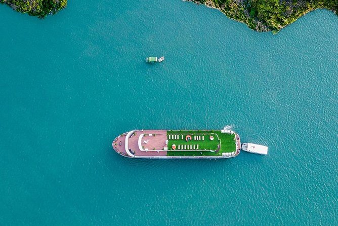 Halong Bay 2D1N BEST CRUISES All-Inclusive: Transfer, Meals, Kayak, Cave, Island - How the small group affects the experience