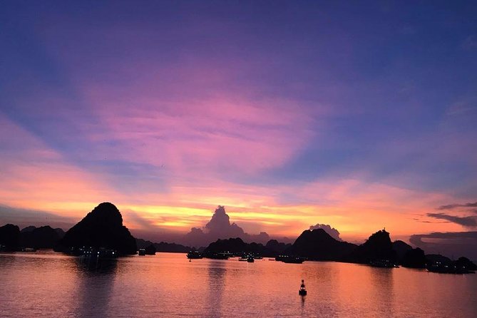 Halong Bay Full Day with Kayaking, Hiking viewpoint, Cave - Deluxe To Luxury - Titop Island and the 420-step climb