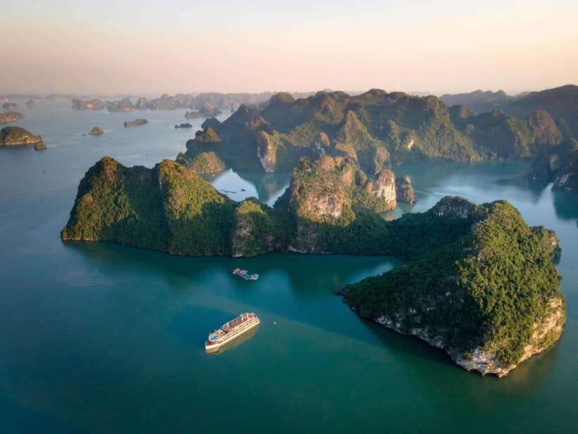 Halong Bay Luxury Cruise: Kayak&Swim,Cave, Party BEST SELLER - What this Halong Bay day cruise is really like