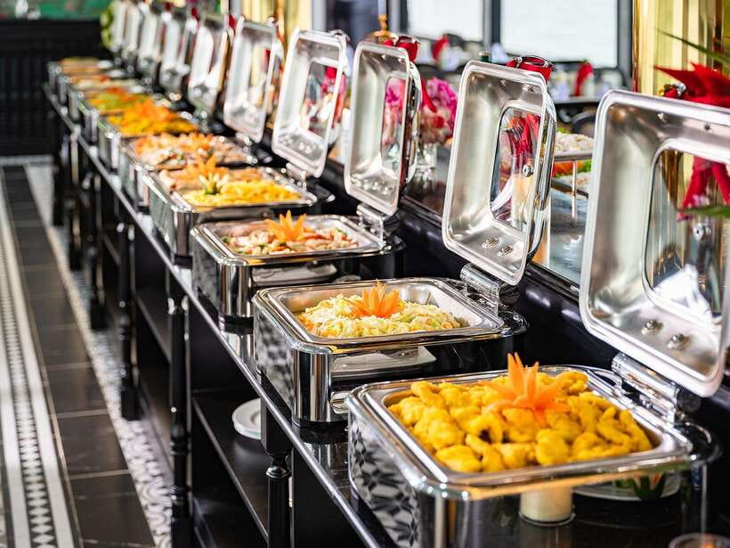 Halong Bay: Luxury Day Cruise with Buffet, Kayak, Swim - The buffet lunch and what is included