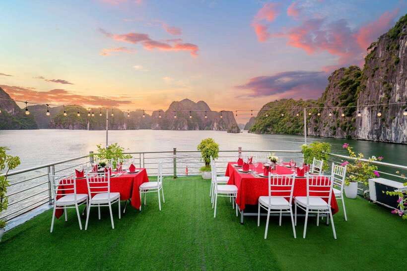Hanoi: 2-Day Ha Long and Lan Ha Bay Cruise with Kayaking - What makes this cruise worth considering