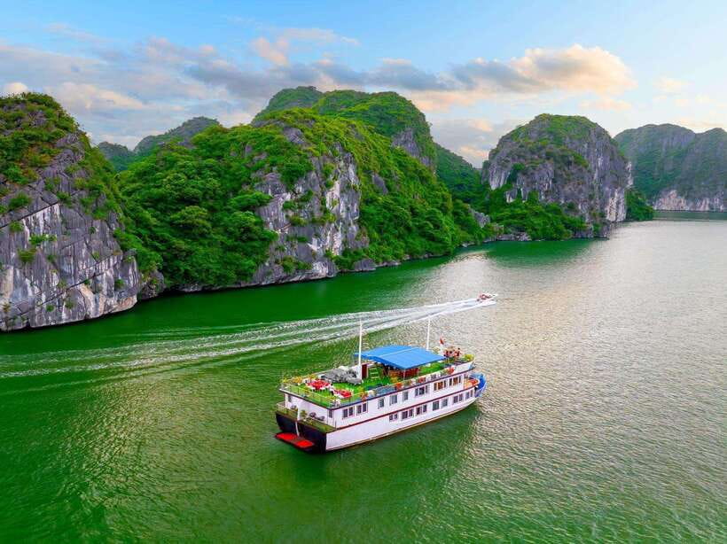 Hanoi: 2-Day Ha Long and Lan Ha Bay Cruise with Kayaking - Sunset, cooking, and a night aboard