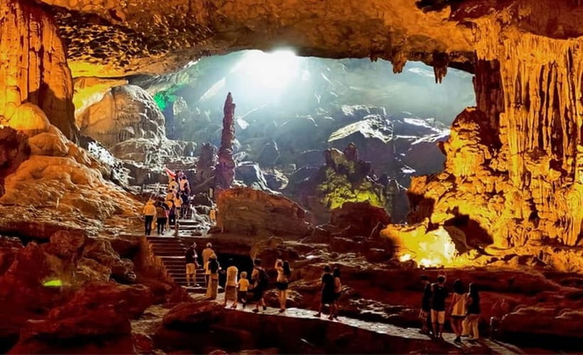 Hanoi: Ha Long Bay Day Cruise - Swimming, Meal, Kayaking - Kayaking or bamboo boat at Luon Cave
