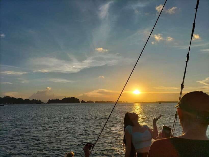 Hanoi: Ha Long Bay Day Cruise - Swimming, Meal, Kayaking - Titop Island, beach time, and the viewpoint