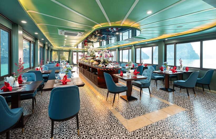 Hanoi: Halong Bay Cruise, Amazing Cave, Titov Island & Kayak - Lunch with Halong Bay views