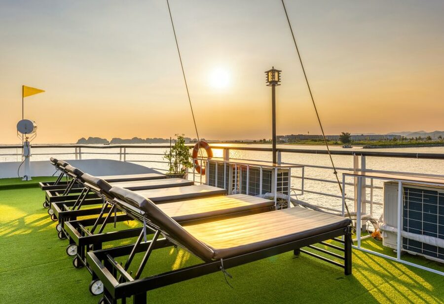 Hanoi: Halong Bay Cruise, Amazing Cave, Titov Island & Kayak - Titov Island for swimming and a short climb