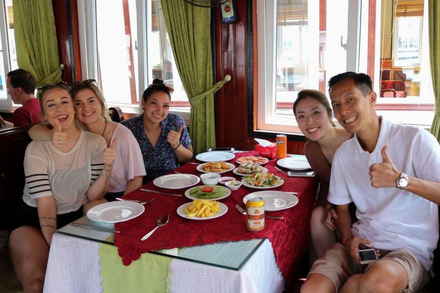 Hanoi: Islands & Caves Ha Long Cruise with Lunch & Kayaking - Thien Cung Cave and its steep steps