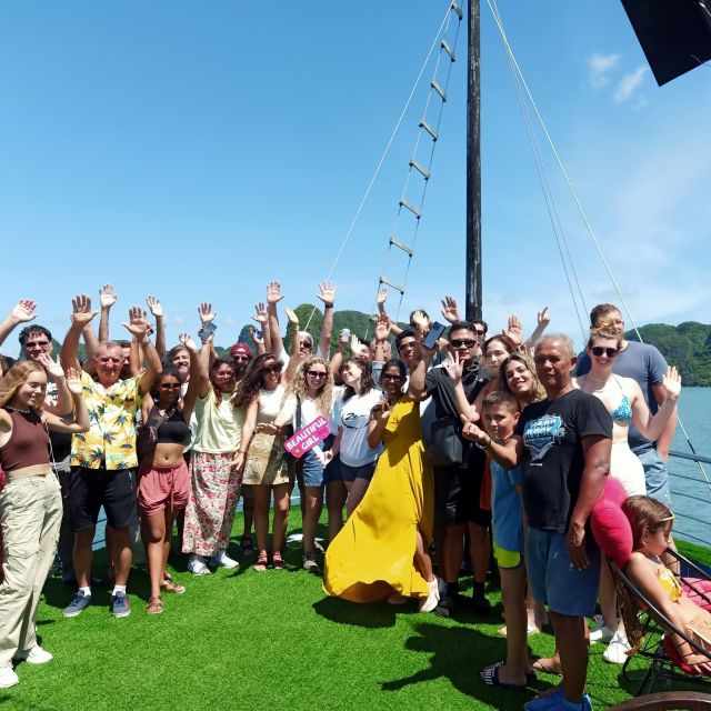 Hanoi: Roundtrip Halong Bay Islands, Caves, Kayaking & Lunch - Crowds, seasons, and what to pack