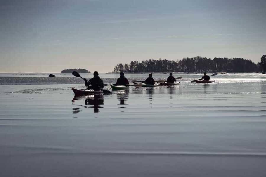 Helsinki: Winter Kayaking in Eastern Helsinki Archipelago - The 15-minute safety briefing