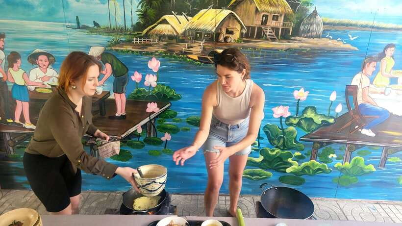Ho Chi Minh City: 2-Day Bike & Kayak Mekong Delta Tour - Vinh Trang Pagoda and the river stops