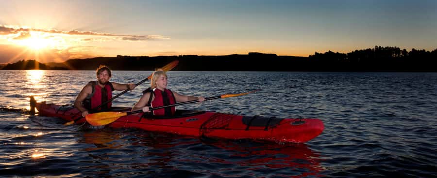 Hot Pools Kayak & Evening Barbecue - Getting ready at the Rotorua base