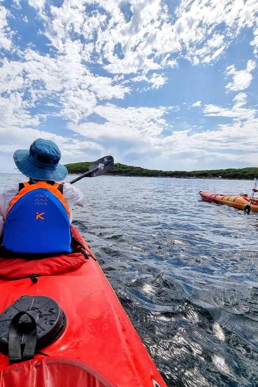 Hvar: Half day kayak tour to Pakleni islands - The first 40 minutes across to the Pakleni islands