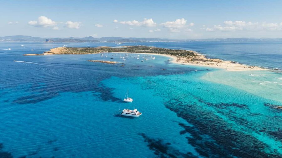 Ibiza: Formentera Trip with Paddle, Snorkel and Lunch - Paella lunch with beer and sangria