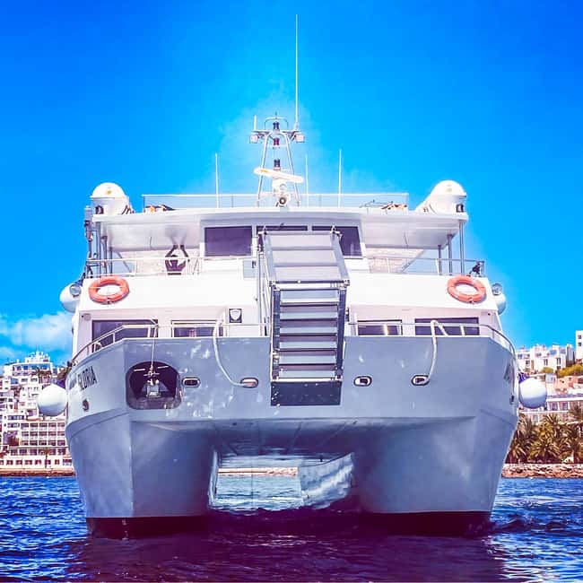 Ibiza: Formentera Trip with Paddle, Snorkel and Lunch - The return trip becomes a floating party
