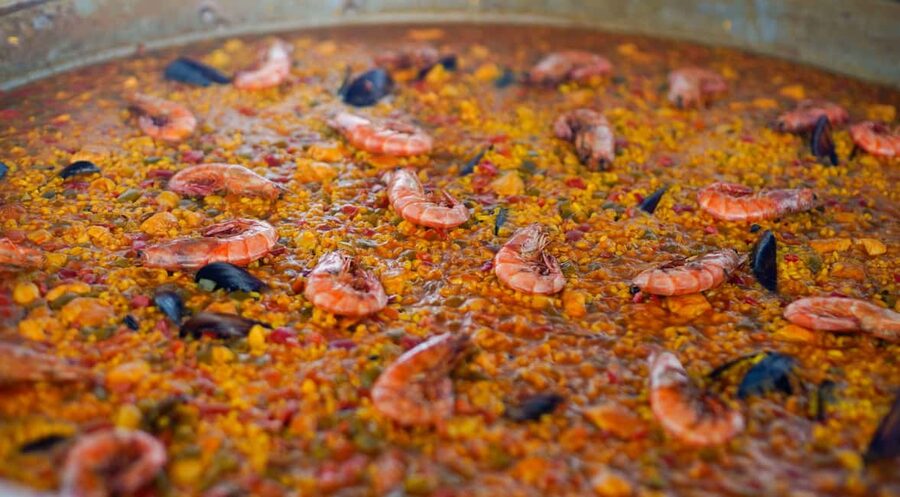 Ibiza: Formentera Trip with Paddle, Snorkel and Lunch - Ses Illetes and Espalmador: swimming with a crowd