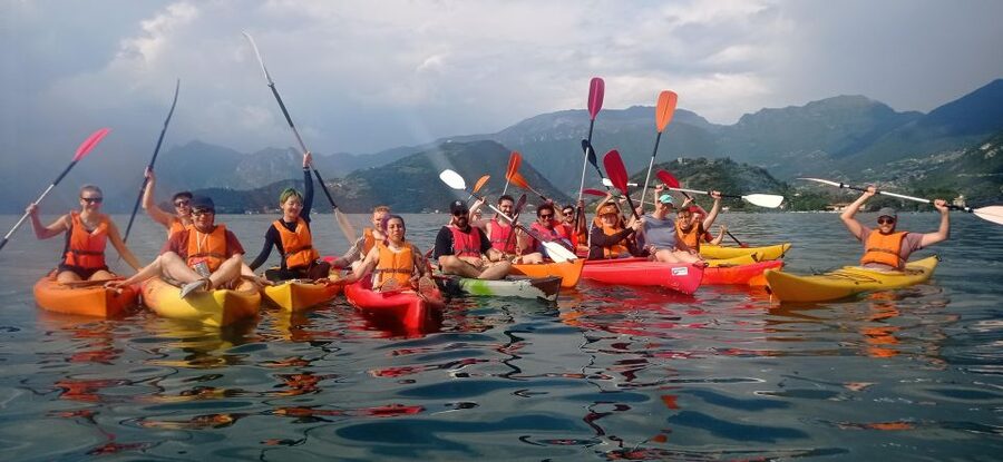 Iseo Lake: rental of kayaks in Pilzone di Iseo - Paddling toward Monte Isola