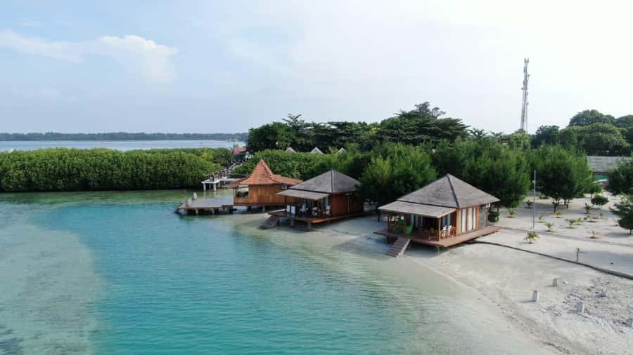 Jakarta: Thousand Island Tour with Canoeing and Snorkeling - Who should book this island day?