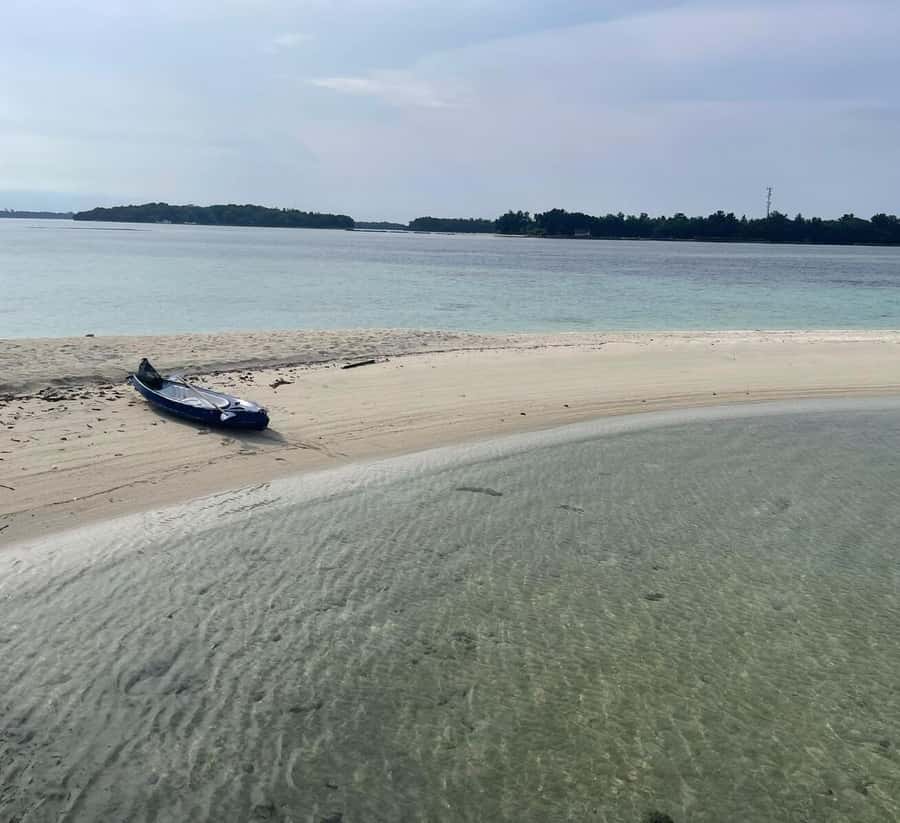 Jakarta: Thousand Island Tour with Canoeing and Snorkeling - Pari Island: the busiest and most flexible choice