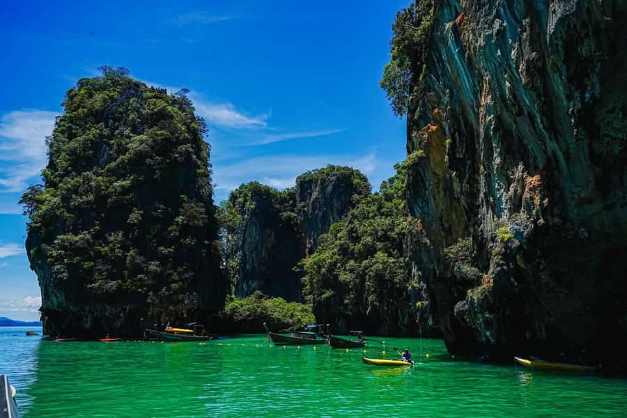 Jame bonds canoe 7 point 6 Island Premium trip - Key points at a glance