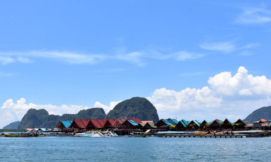 James Bond Island: Sightseeing Tour by Longtail Boat & Kayak - Crossing Phang Nga Bay by traditional longtail boat