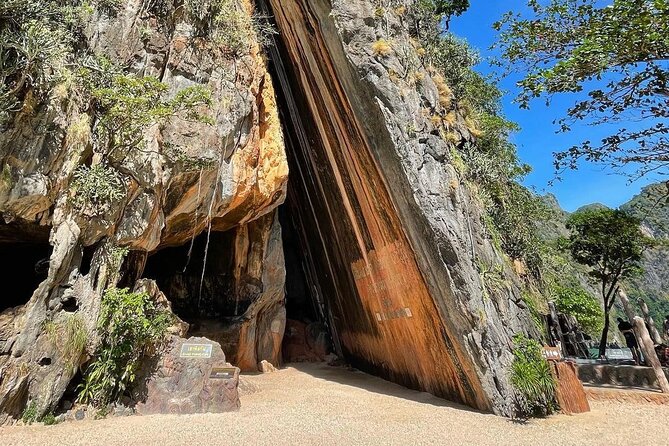 James Bond Island with Canoeing and Lunch by Speedboat - Koh Panyee lunch and the floating village