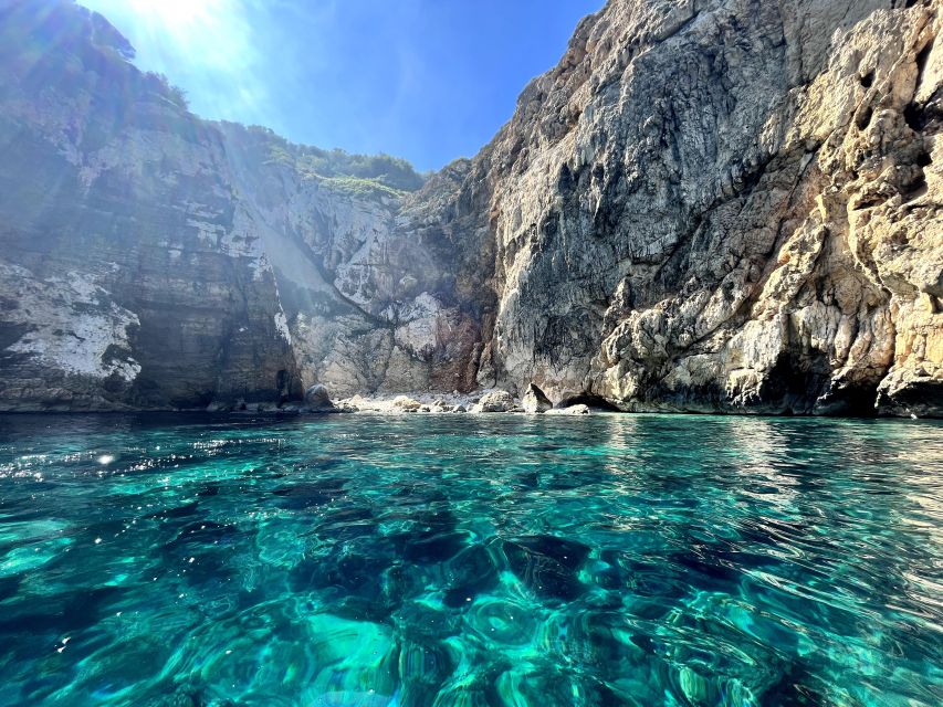 Jávea: Cala Portixol Kayak Tour with Snorkel & Cliff Jumping - What this Cala Portixol kayak tour is really like