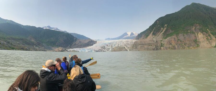 Juneau: Mendenhall Lake Canoe Tour - Getting Ready at Mendenhall Lake