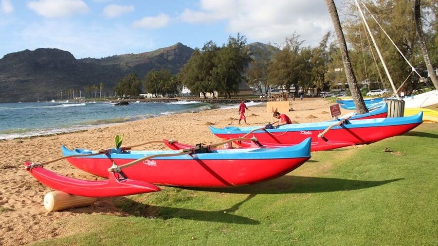 Kauai: Outrigger Canoe Surfing - Why outrigger canoe surfing works so well