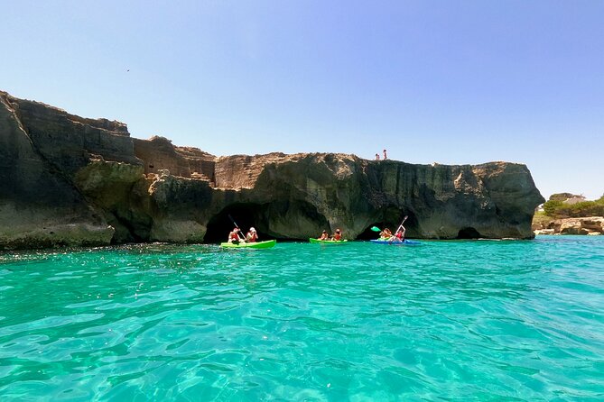 Kayak and canoe tour to Roca Vecchia and La Grotta della Poesia - How hard is the paddling?