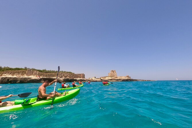 Kayak and canoe tour to Roca Vecchia and La Grotta della Poesia - The guides and the group atmosphere
