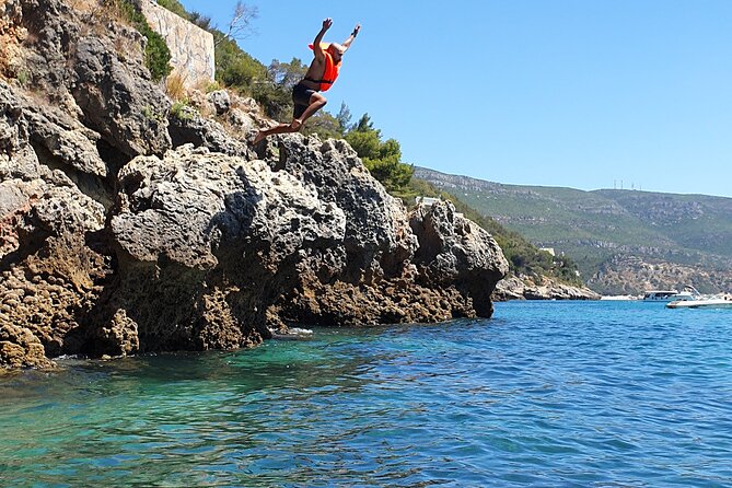 Kayak and Snorkeling Adventure in Lisbon - Cliff jumping at a pace you choose