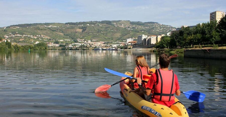 Kayak - Douro Valley - Passing three Douro bridges