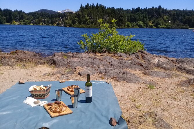 Kayak paddling adventure around Bariloche - Lunch on an isolated beach is part of the experience