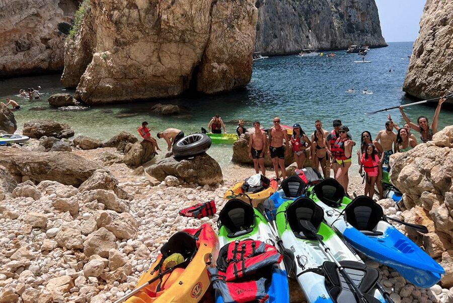 kayak route in granadella javea cave llop marí,cala en caló - Starting at Cala Granadella in Jávea