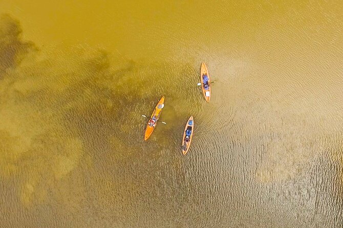 Kayak Tour - Cruising the bay before the kayak trip