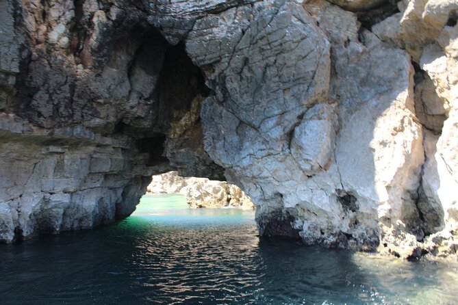Kayaking along the Algarve Coast - What the guide team adds