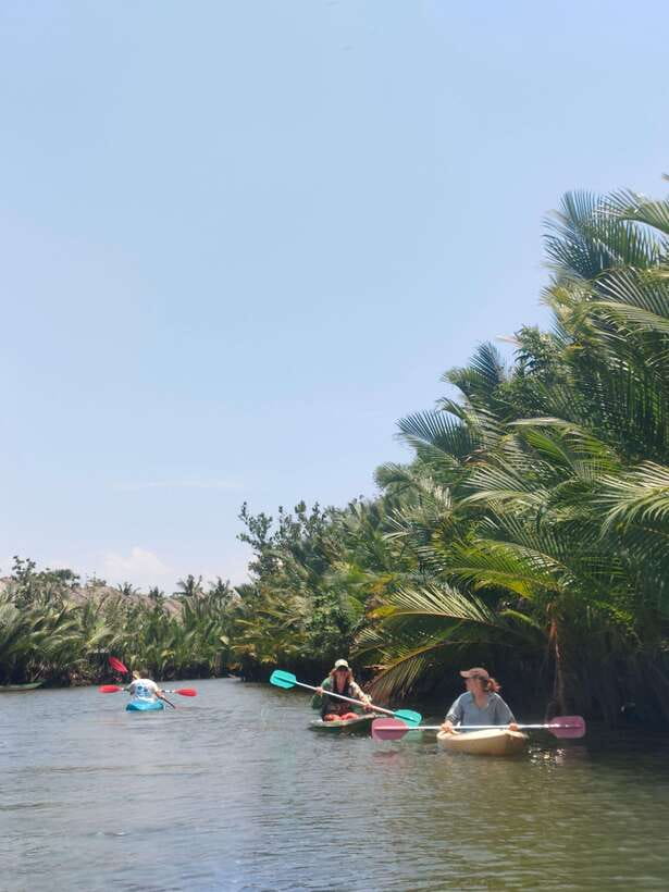Kayaking tour around green cathedral - Timing, flexibility, and the small-group feel