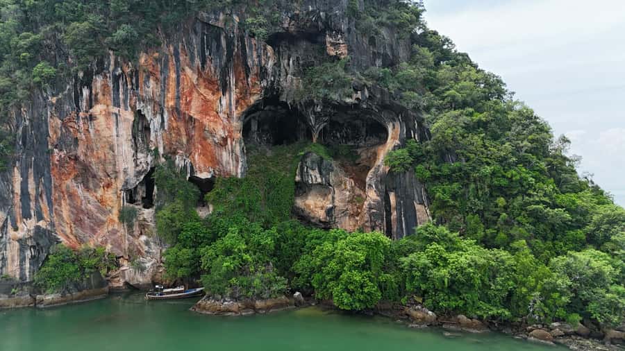 Ko Lanta: Half-Day Kayaking Koh Phee & Koh Talabeng 2 Caves - Through the mangroves by long-tail boat