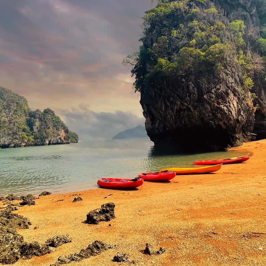 Ko Lanta: Sea Cave Kayaking Adventure Mangrove with Lunch - Kayaking around Koh Talabeng